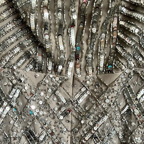 STUNNINGLY BEAUTIFUL GOWNS - Picture 5 of 13